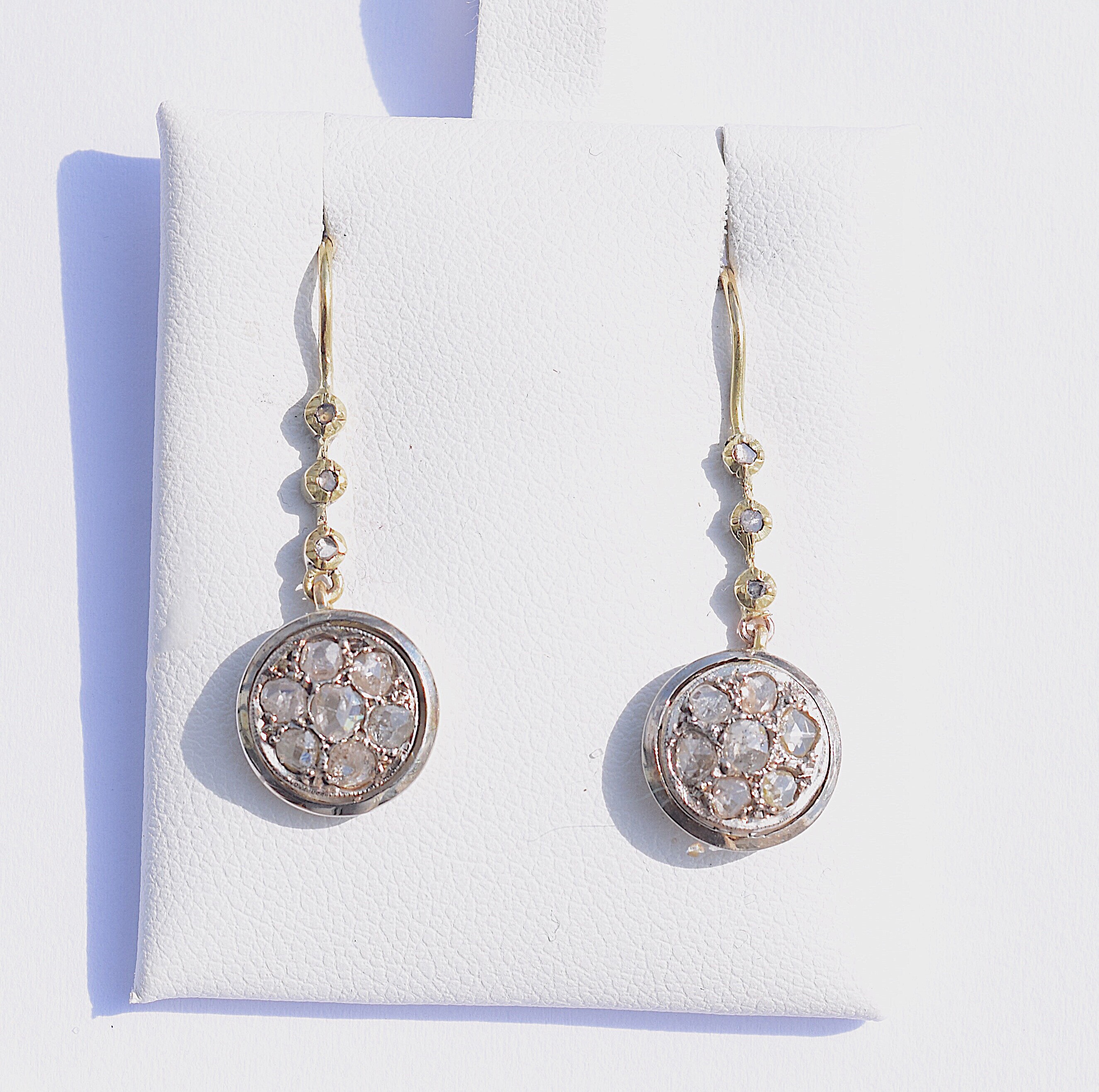 עגילים עתיקים ארוכים, עם  קלסטר יהלומים .