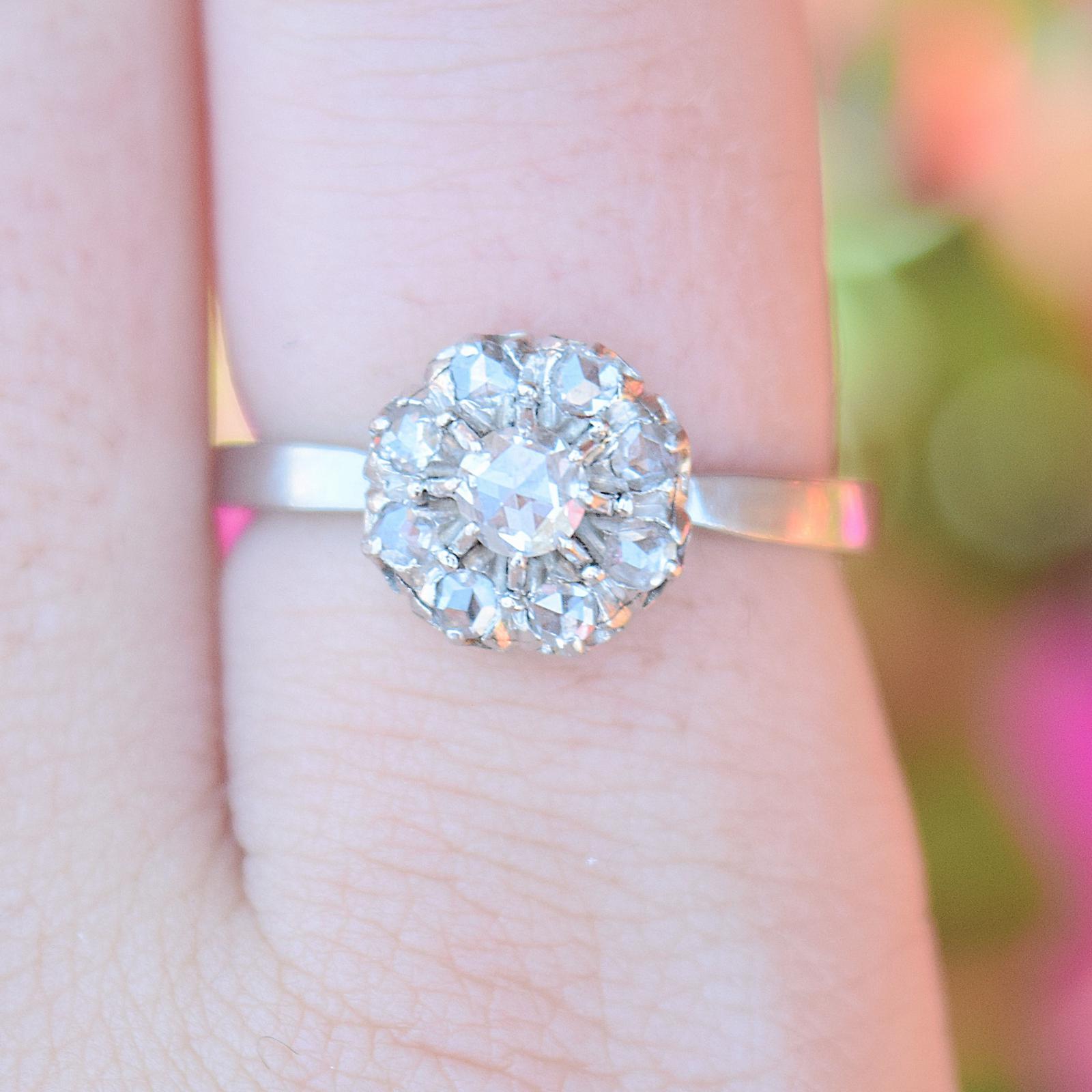 טבעת קלסטר עתיקה, זהב עם יהלומים.