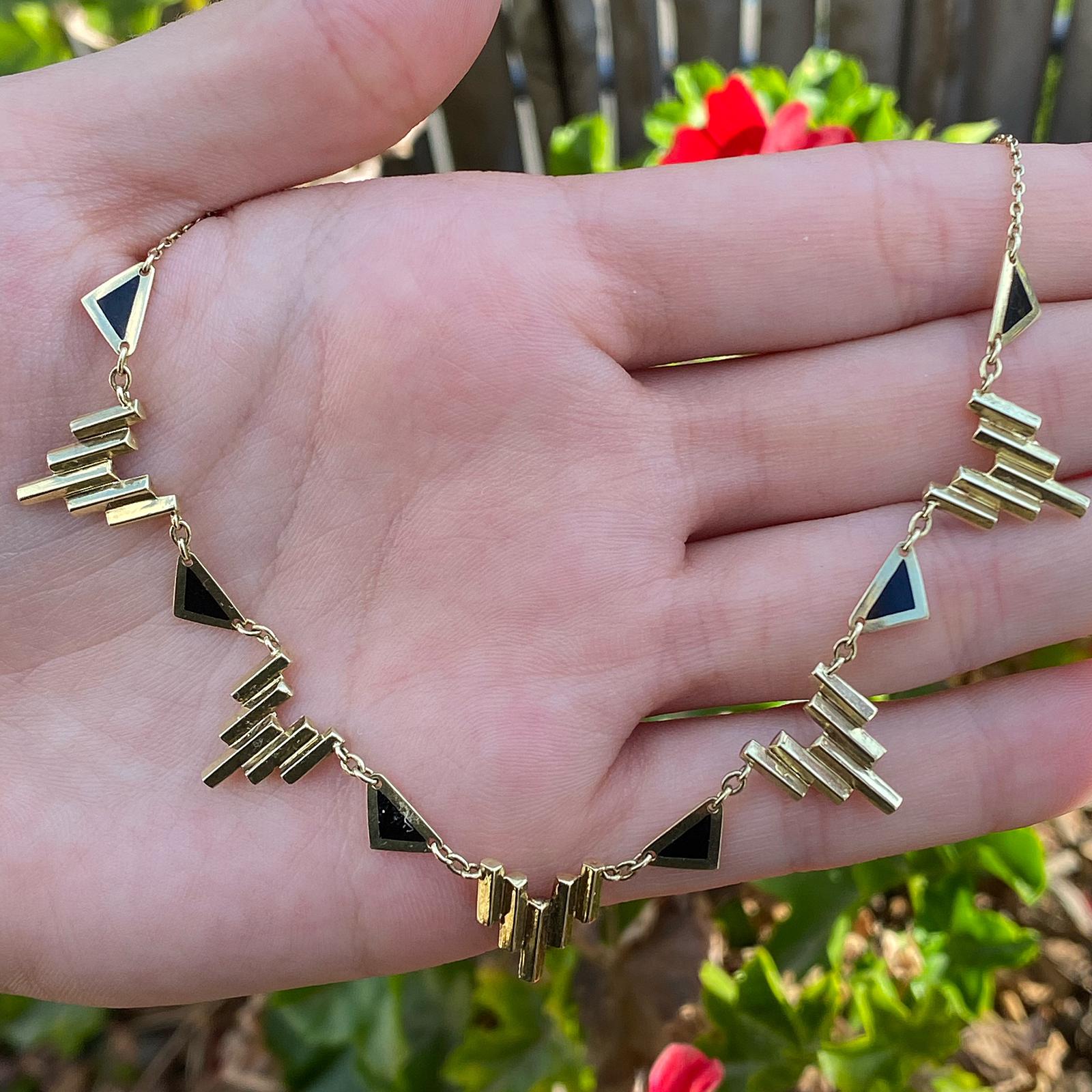 שרשרת רטרו ,זהב 14k עם אמייל שחור.