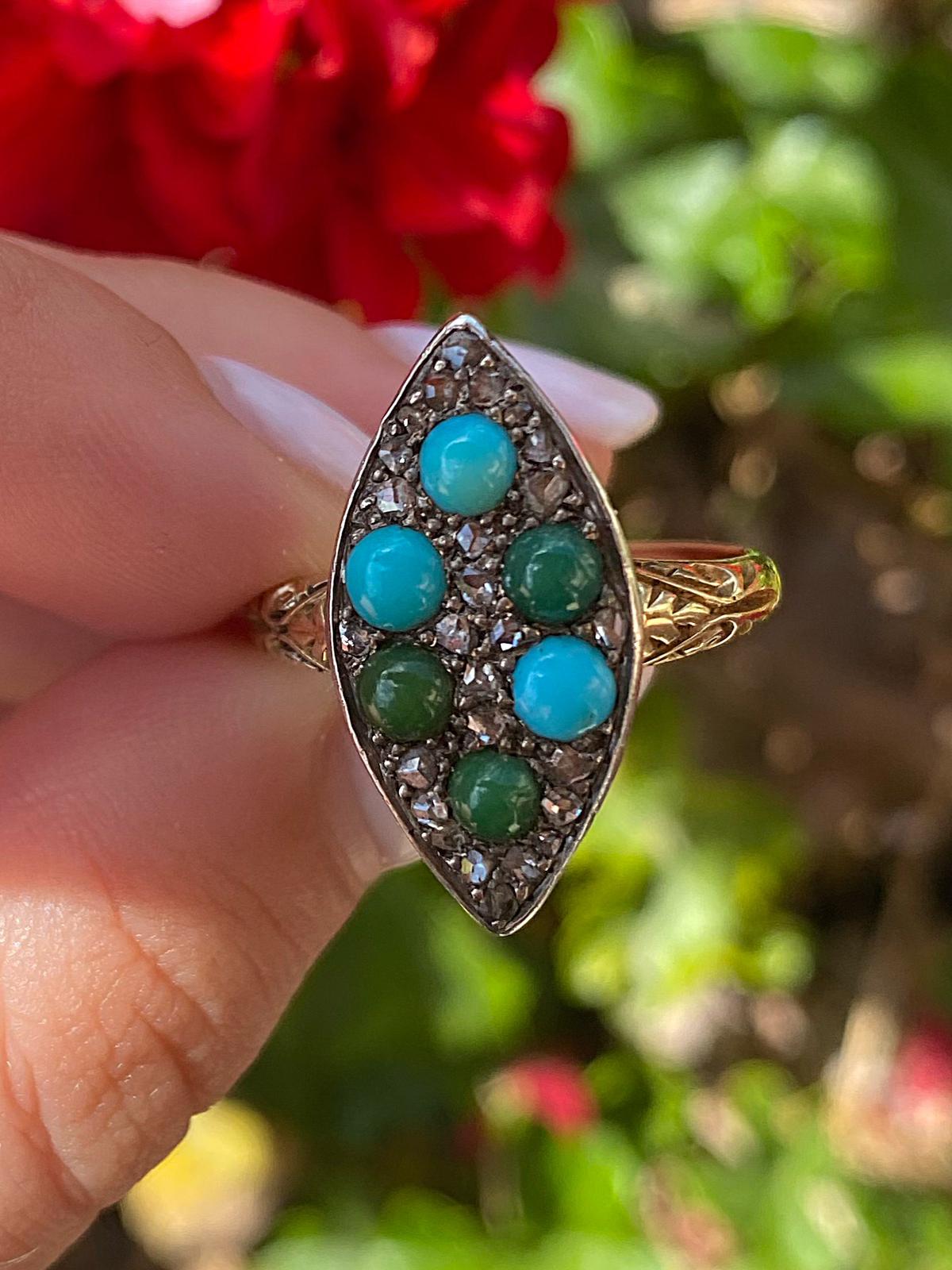 טבעת מרקיזה עתיקה , זהב וכסף, עם טורקיזים ויהלומים.