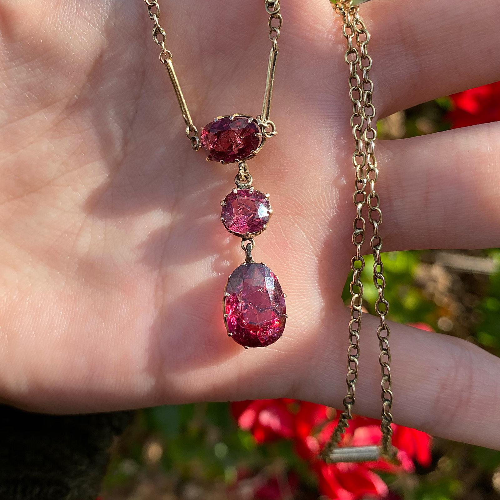 שרשרת אדוארדיאנית מזהב עם 3 אבני טורמלין