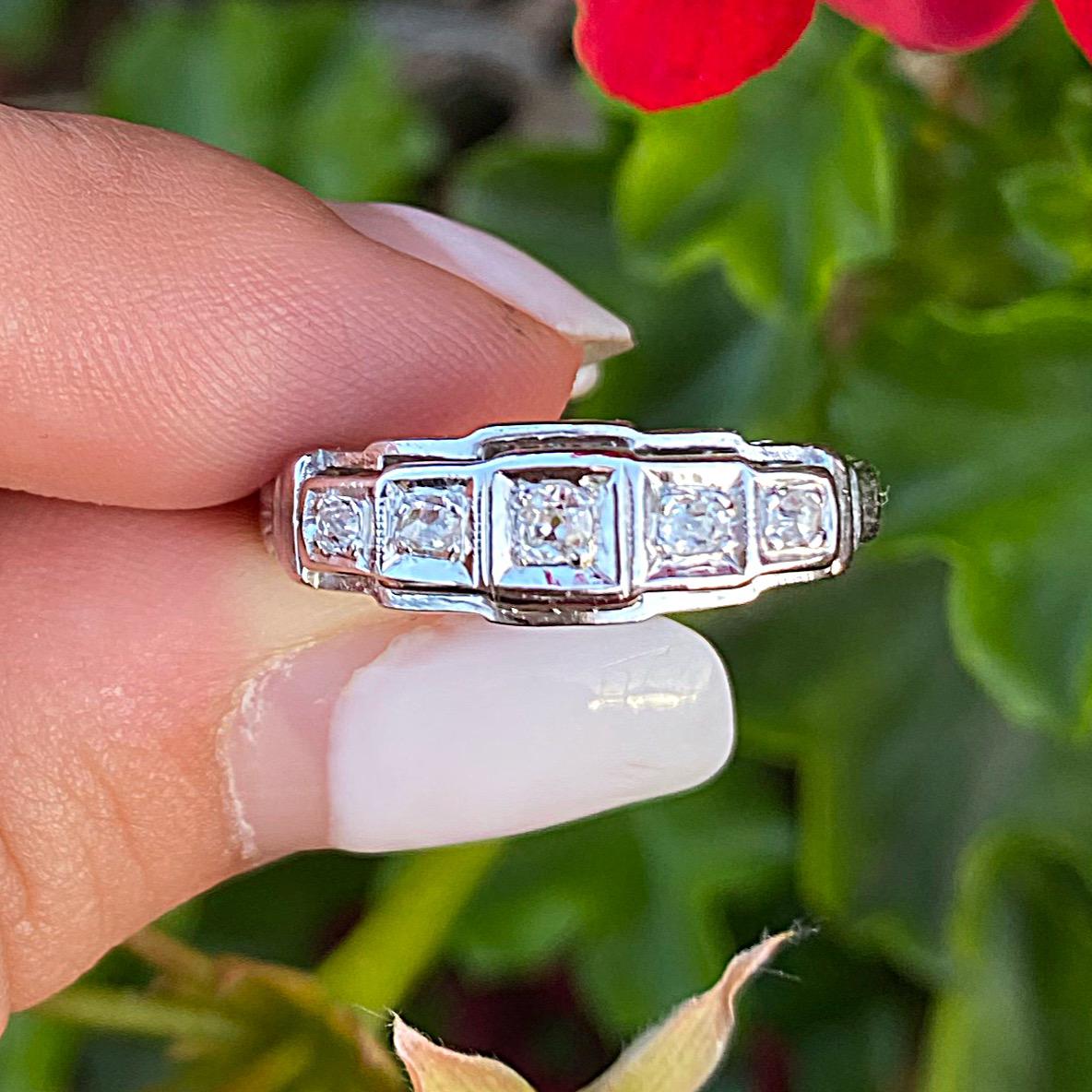 טבעת רטרו מרשימה, זהב 14k  עם יהלומים.