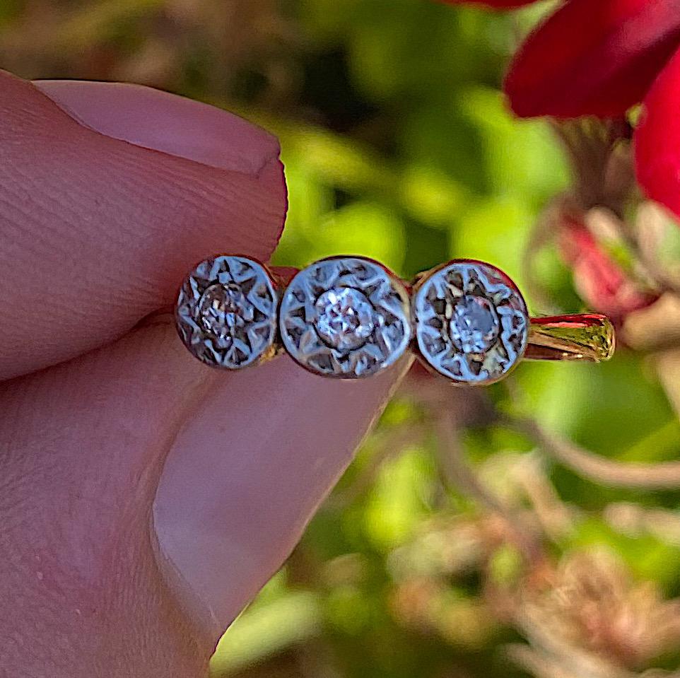 טבעת עתיקה, זהב 18k ופלטינה עם 3 יהלומים .