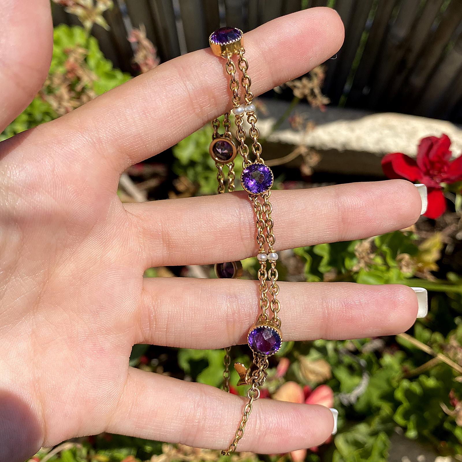 צמיד עתיק , זהב 9k, עם אבני אמטיסט ופנינים שזורות.