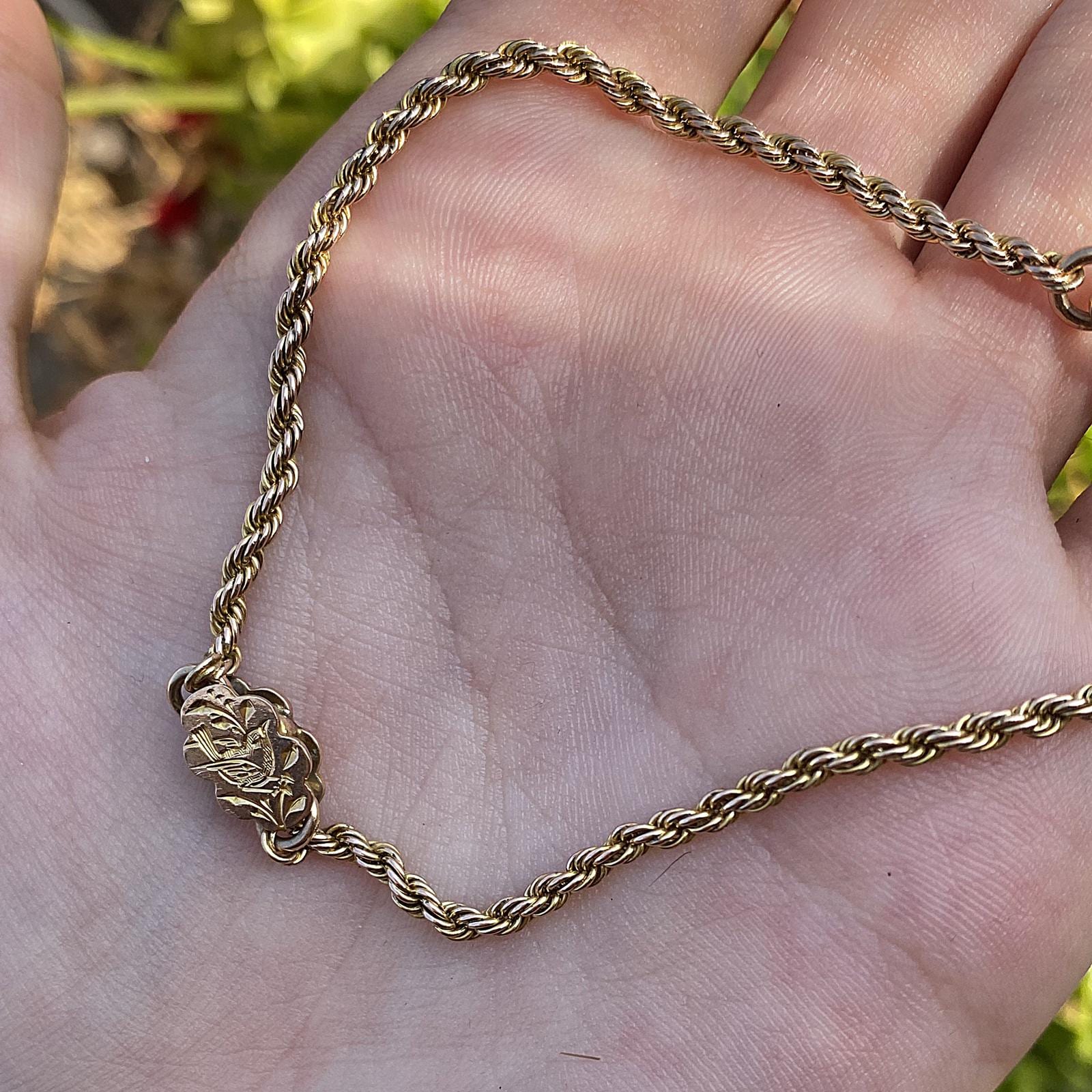 אלברטינה מזהב עם סליידר קבוע.