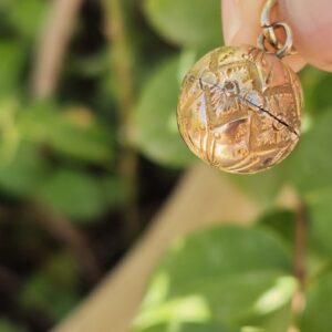 תליון orb זהב עתיק