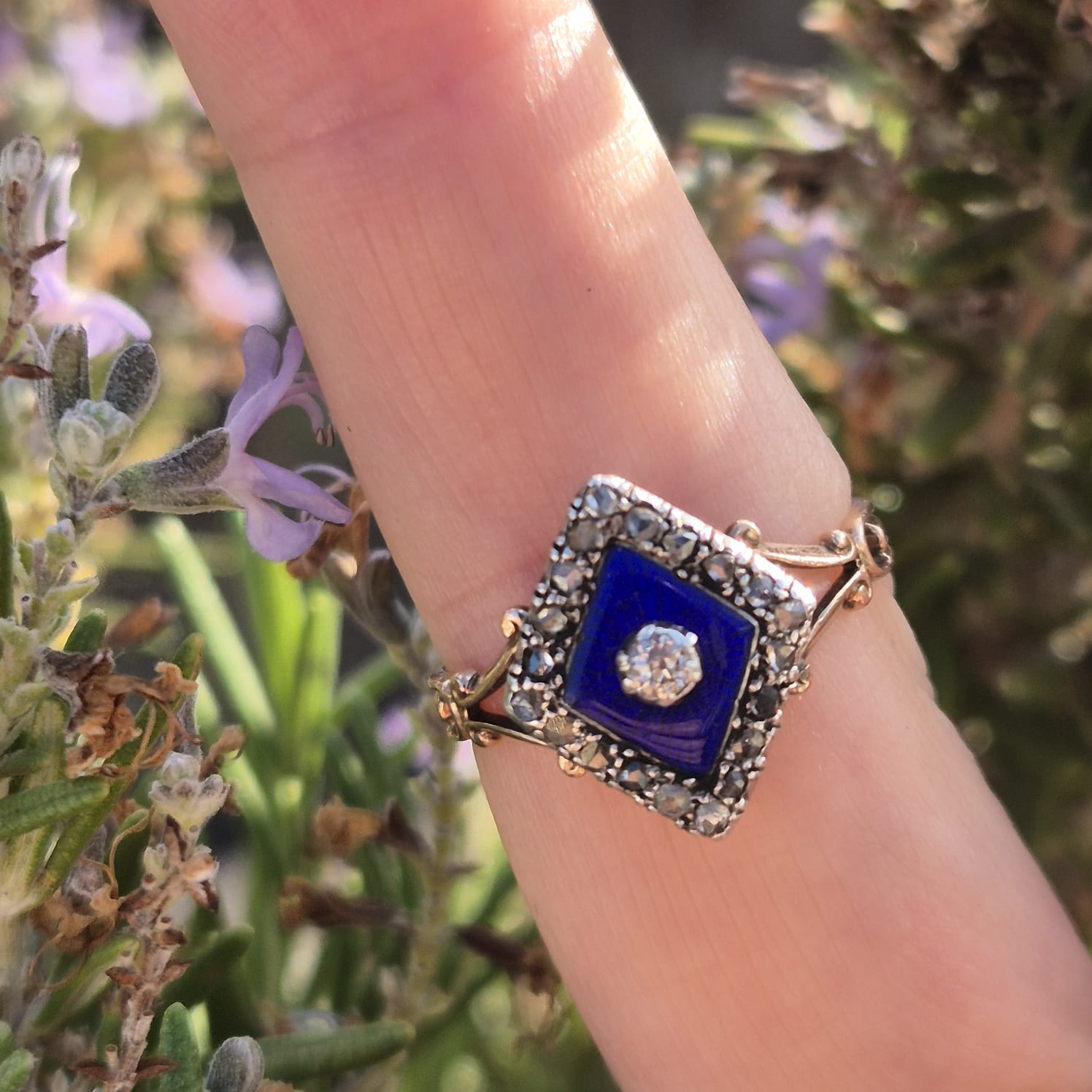 טבעת ג'ורג'יאנית אמייל כחול יהלומים – תמונה 5