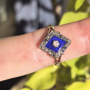 טבעת ג'ורג'יאנית אמייל כחול יהלומים