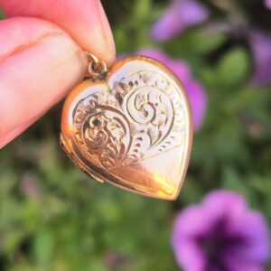 לוקט לב עיטורים