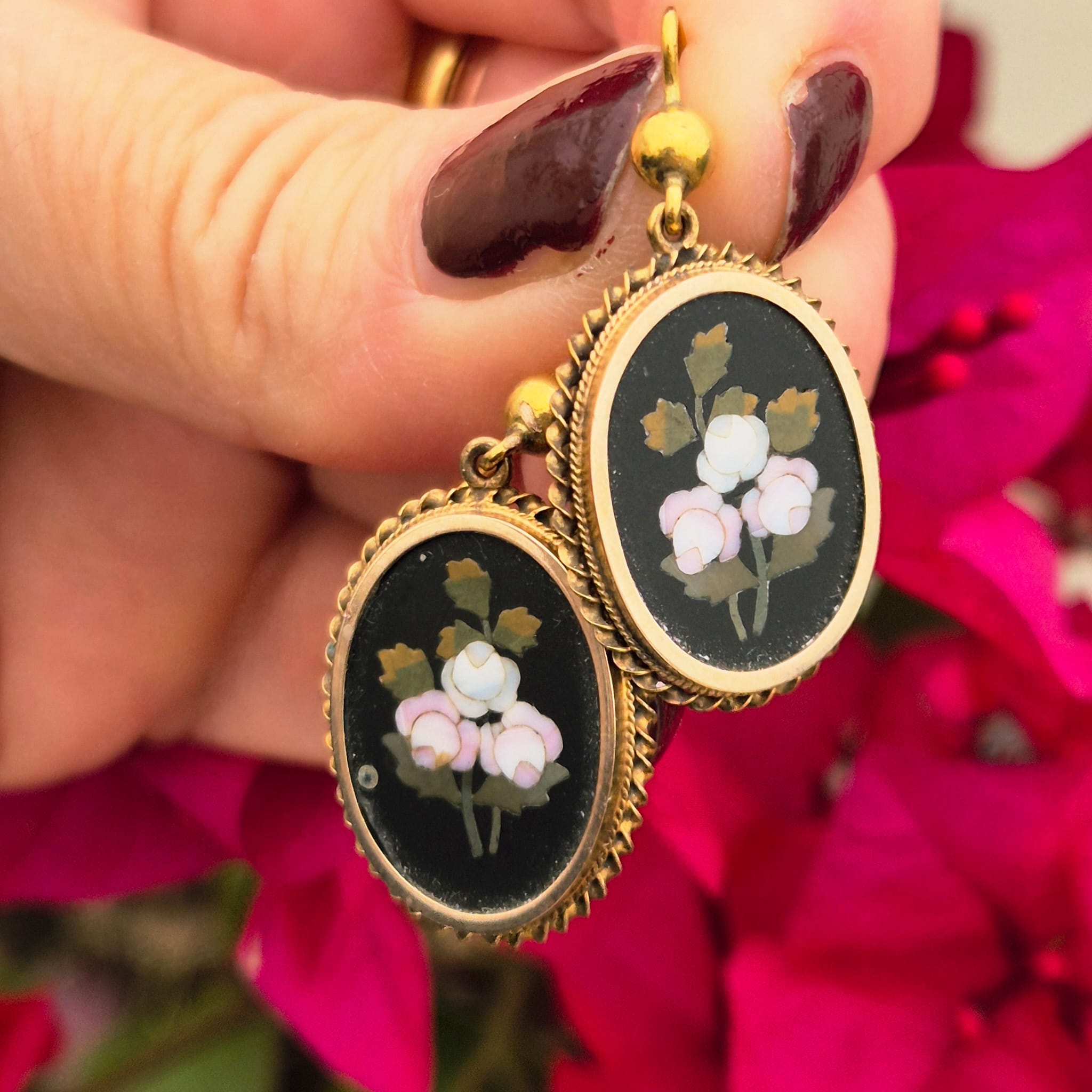 סט תליון ועגילים עתיקים מזהב עם פיאטרה דורה – תמונה 2