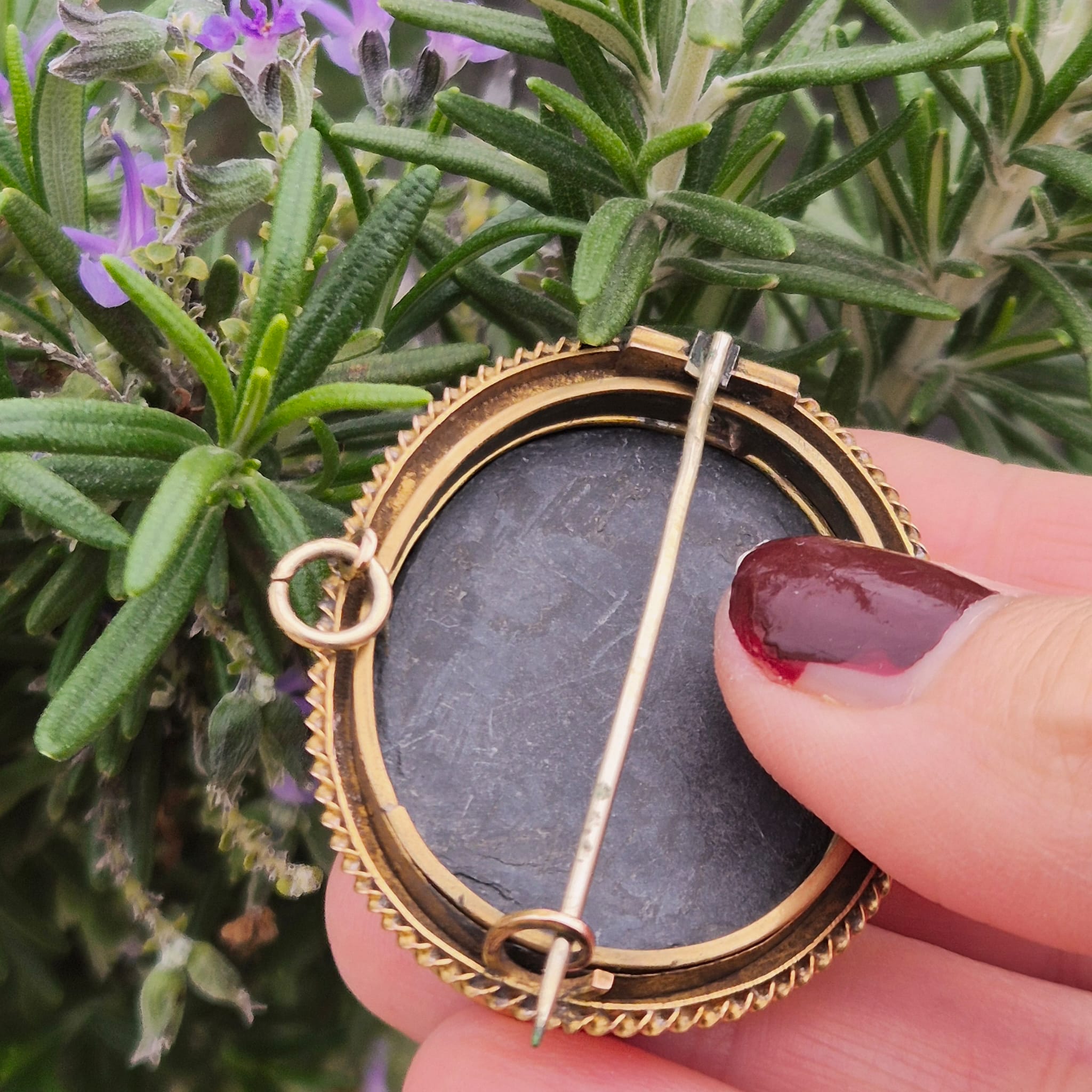 סט תליון ועגילים עתיקים מזהב עם פיאטרה דורה – תמונה 6