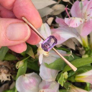 סיכת אמטיסט עתיקה מזהב